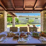 House Edera In Istria For 6 People With Large Garden And Salt - Water Private Pool וילה