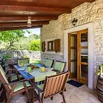 House Edera In Istria For 6 People With Large Garden And Salt - Water Private Pool וילה *