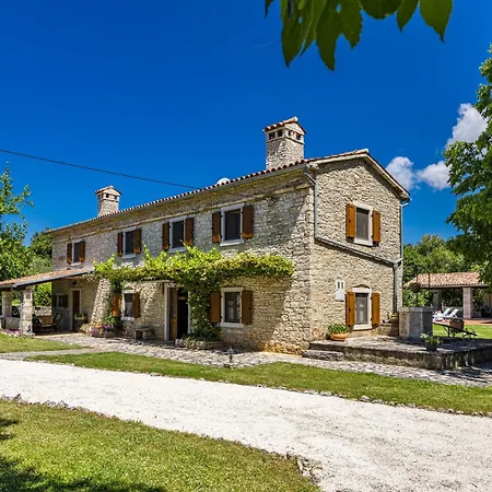 ヴィラ House Edera In Istria For 6 People With Large Garden And Salt - Water Private Pool Juršići