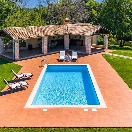 House Edera In Istria For 6 People With Large Garden And Salt - Water Private Pool ヴィラ *