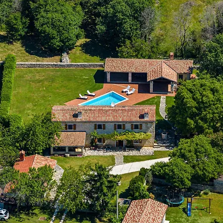 House Edera In Istria For 6 People With Large Garden And Salt - Water Private Pool וילה Juršići