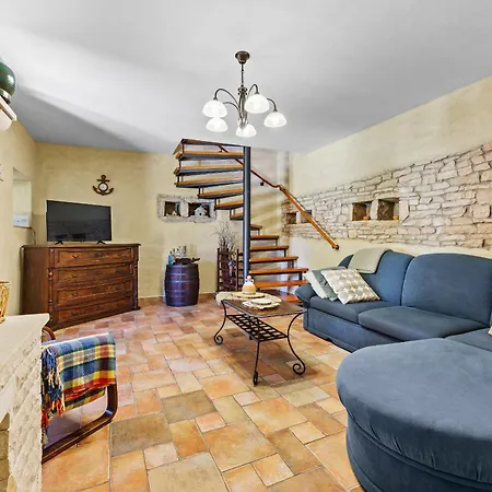 House Edera In Istria For 6 People With Large Garden And Salt - Water Private Pool ヴィラ *