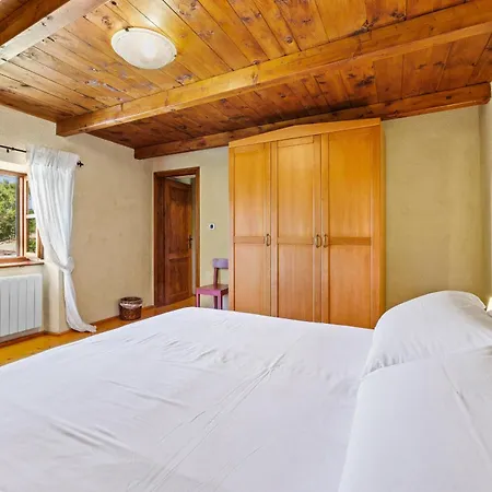 Villa House Edera In Istria For 6 People With Large Garden And Salt - Water Private Pool Juršići