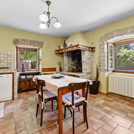 House Edera In Istria For 6 People With Large Garden And Salt - Water Private Pool Villa Juršići