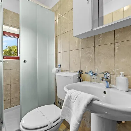 House Edera In Istria For 6 People With Large Garden And Salt - Water Private Pool *