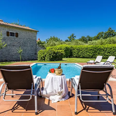 House Edera In Istria For 6 People With Large Garden And Salt - Water Private Pool Juršići
