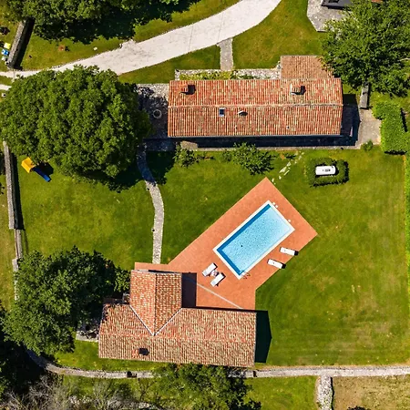 House Edera In Istria For 6 People With Large Garden And Salt - Water Private Pool וילה