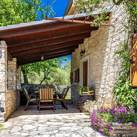 House Edera In Istria For 6 People With Large Garden And Salt - Water Private Pool Juršići